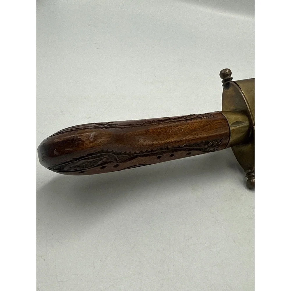 Unbranded vintage hand